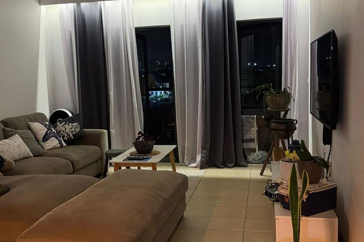 Elevated Living in Phoenix: Panoramic Views & Urban Convenience - Photo 4