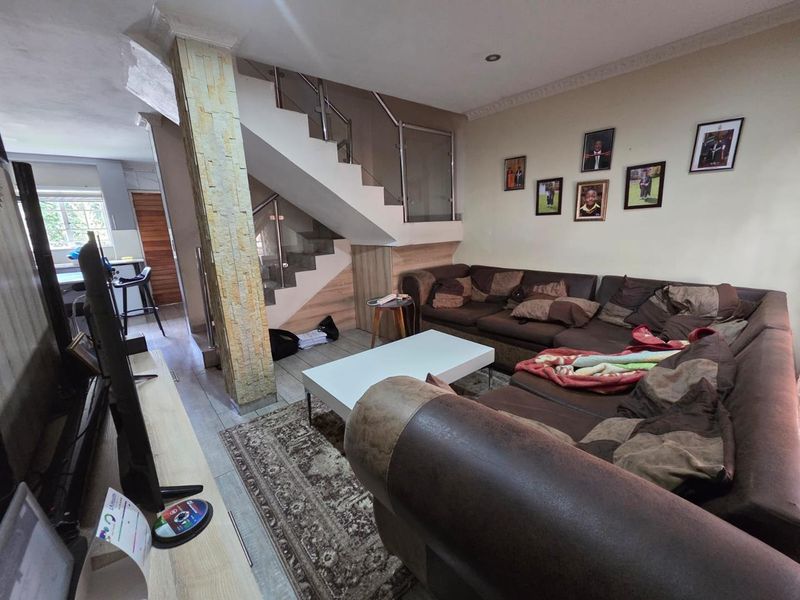 Spacious 3-Bedroom Home in a Perfectly Managed Estate - Photo 7