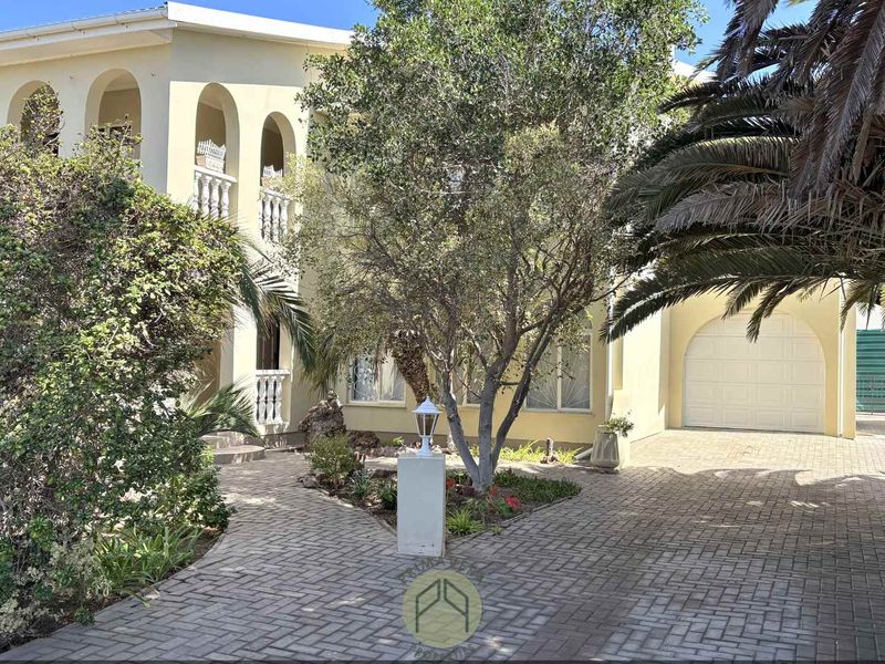 4 Bedroom Double-Storey House With 5 Flats For Sale in Hage Heights, Swakopmund - Photo 3