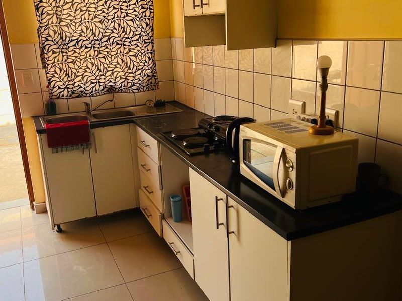 Two bedrooms house for sale in Arandis,  Selling Price N$620000 (cost excluded), erf size 450 sqm - Photo 4
