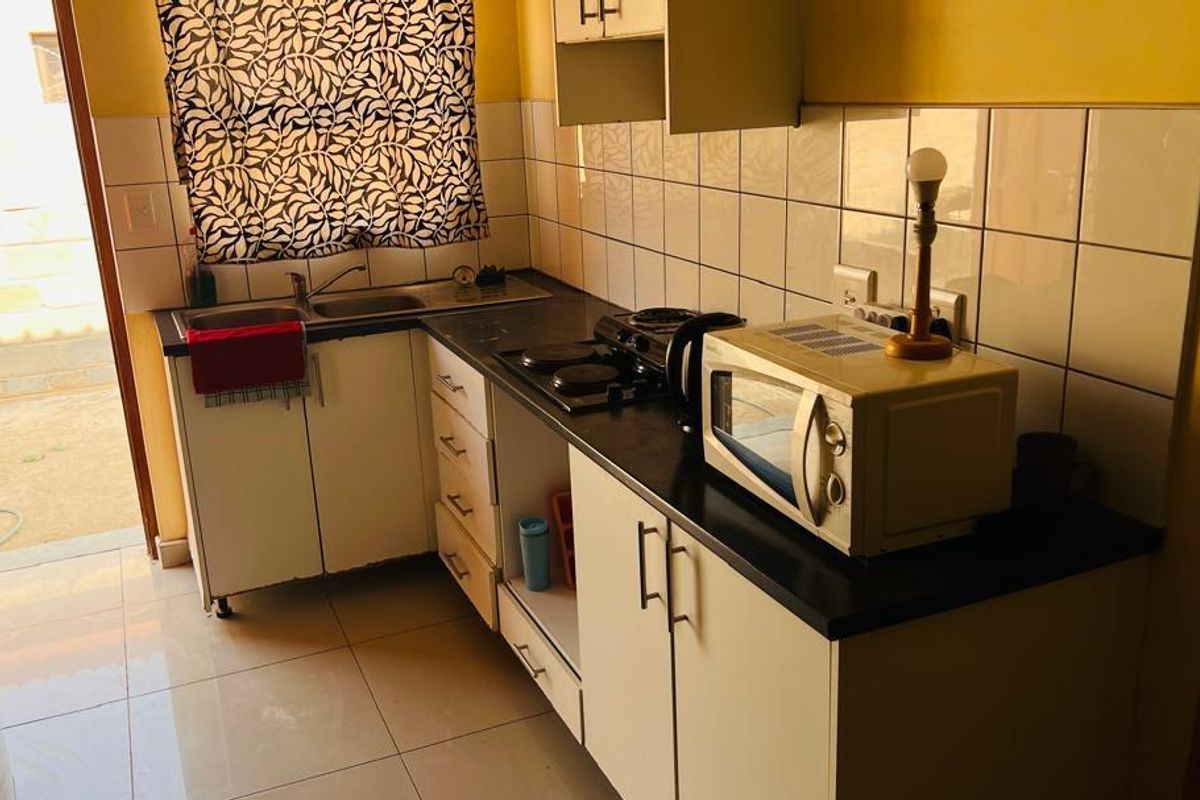 Two bedrooms house for sale in Arandis,  Selling Price N$620000 (cost excluded), erf size 450 sqm - Photo 4