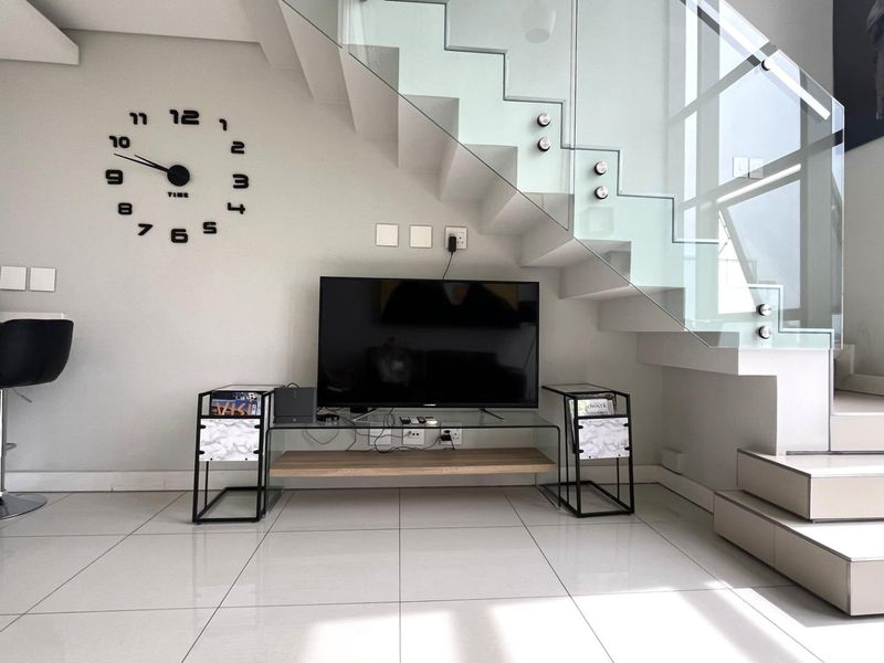 Urban Edge Living: A Loft That Works as Hard as You Do - Photo 9