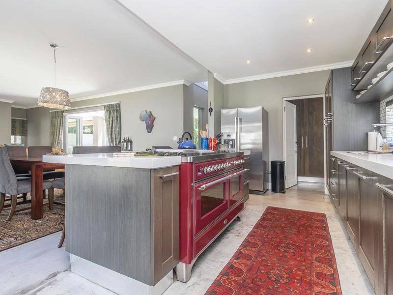 Elegant Four Bedroom Contemporary Farm House - Photo 8