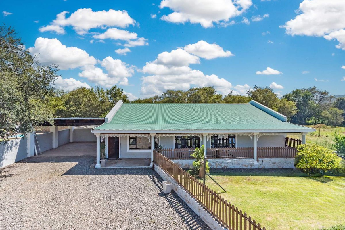 Hekpoort farm bliss: 4 homes, River frontage and Income potential - Photo 3