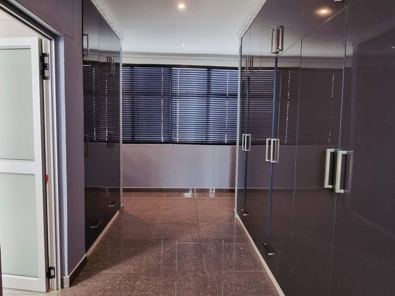 Eros 4 bedroom house with a pool - Photo 9