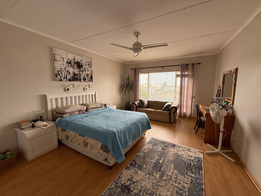 Main en-suite bedroom