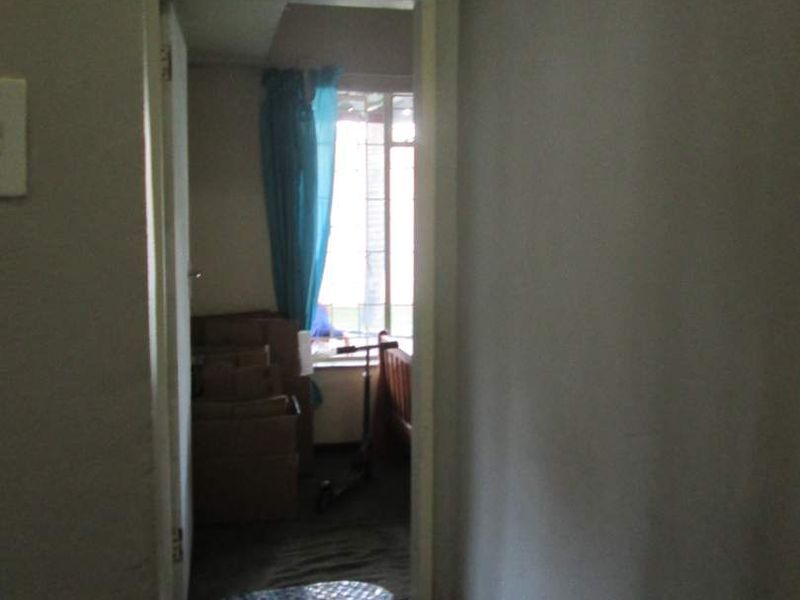 BEAUTIFUL [3] THREE BEDROOM HOUSE FOR SALE IN MOUNTAIN VIEW PRETORIA  BARGAIN - Photo 8