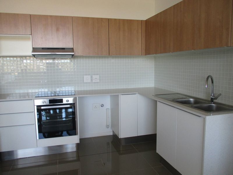 To Let: Fully furnished 2 Bedroom Apartment (Freedom Plaza) - Photo 4