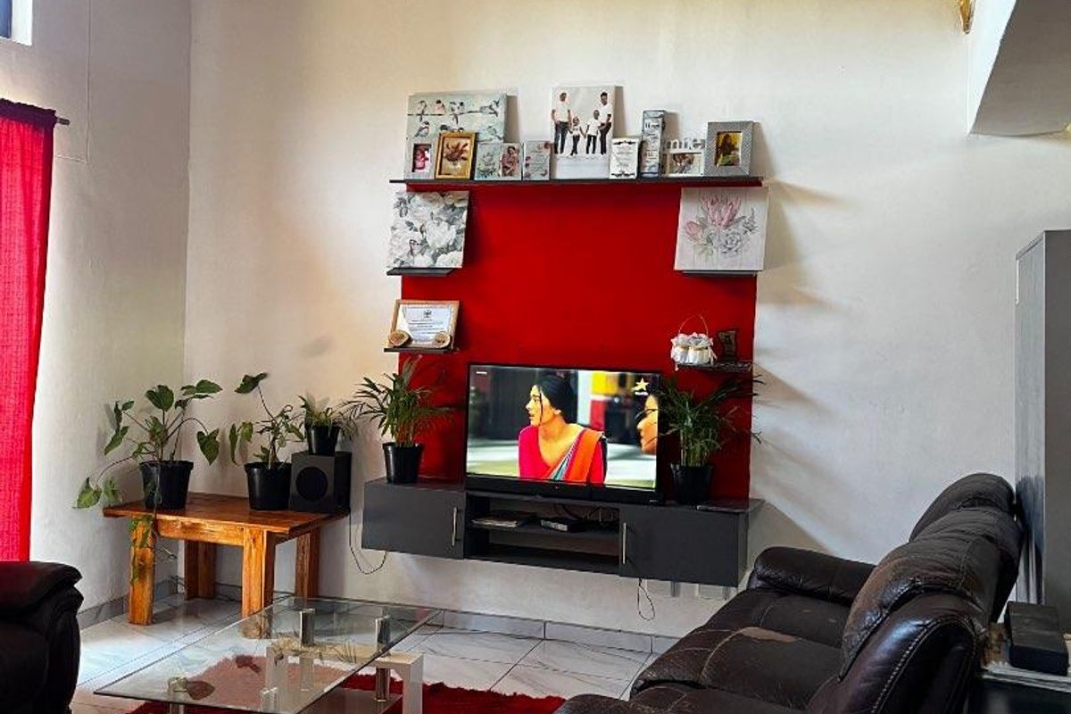 3-Bed Townhouse in Shetu Estate — N$1,060,000 (N$15,000 Below Valuation). - Photo 2