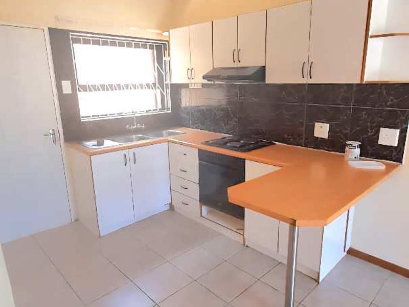 FLAT FOR SALE - Photo 2