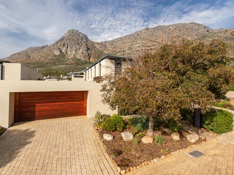 Magnificent townhouse beautifully situated at Stonehurst - Photo 3