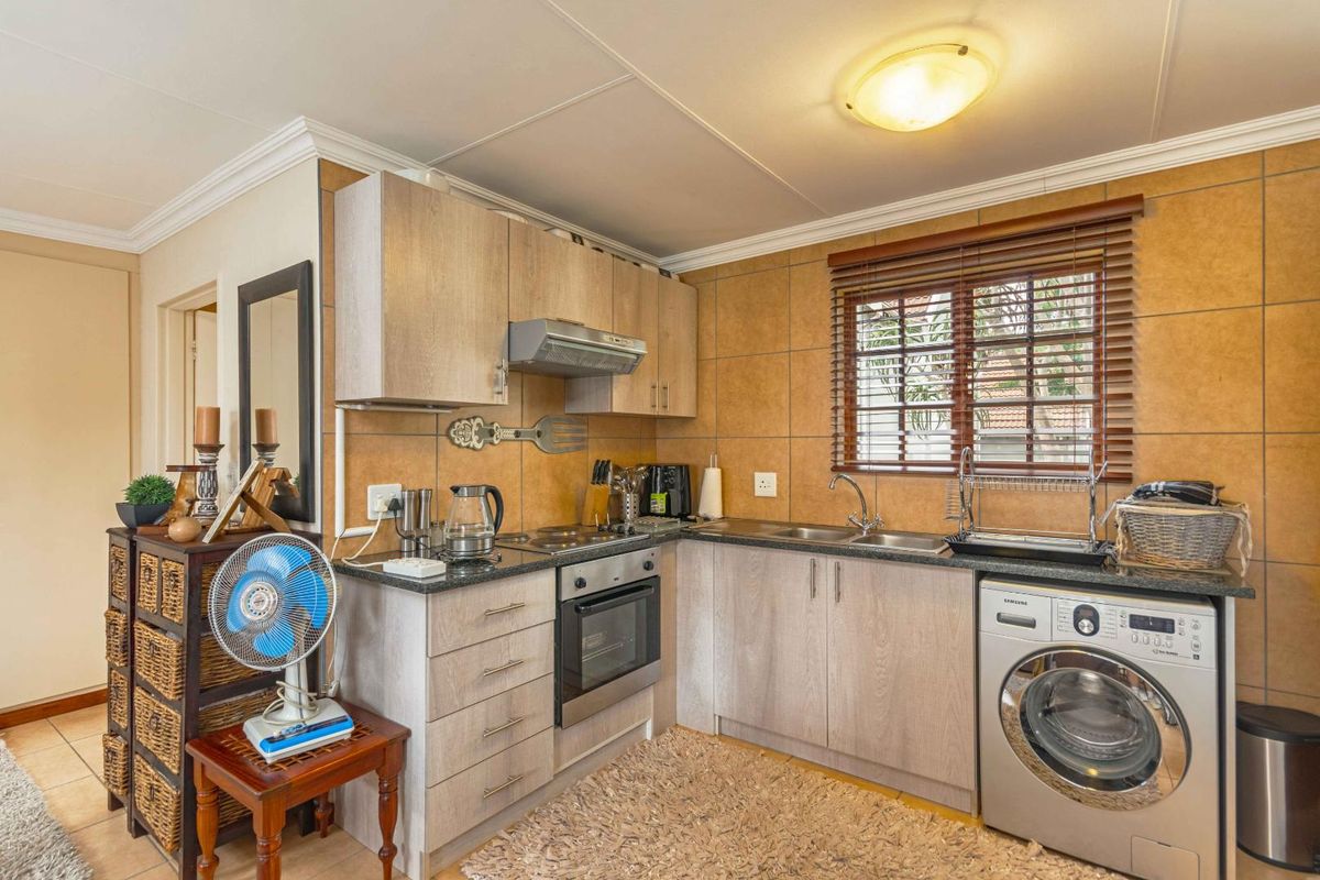Bachelors Apartment in a prime location - Olympus - Photo 2