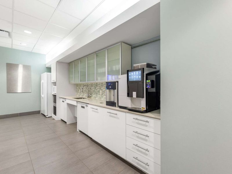 Professional office space in Regus Bird Sanctuary on fully flexible terms - Photo 6