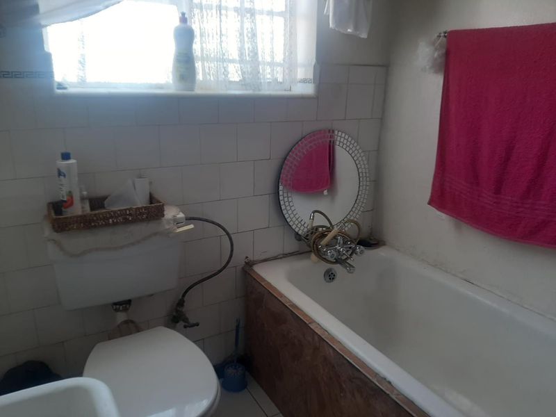 Haddon,3 Bedroom house plus 1 bedroom cottage - Photo 8