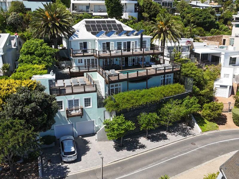 Exceptional Luxury Villa with Panoramic Ocean Views in Camps Bay - Photo 7