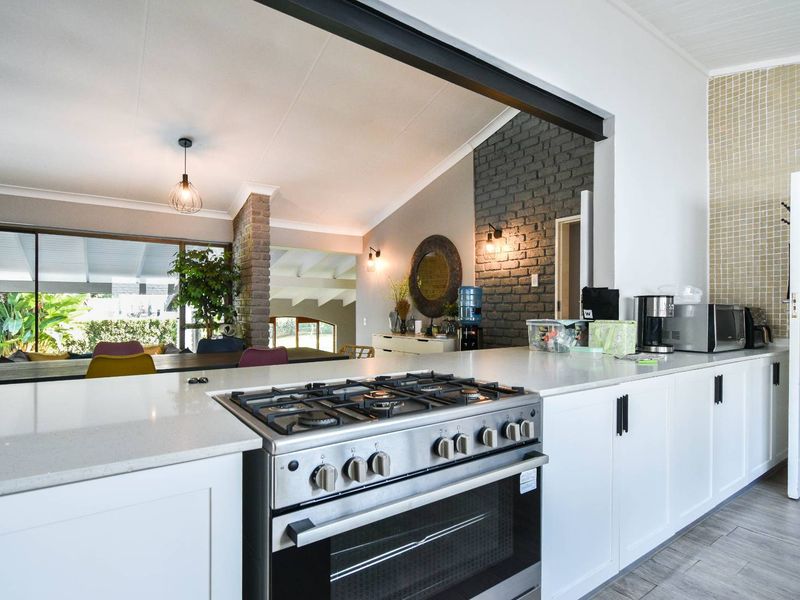 Full-Title home with loads of upgrades and plenty to offer - Murrayfield (Boomed-off security area) - Photo 8