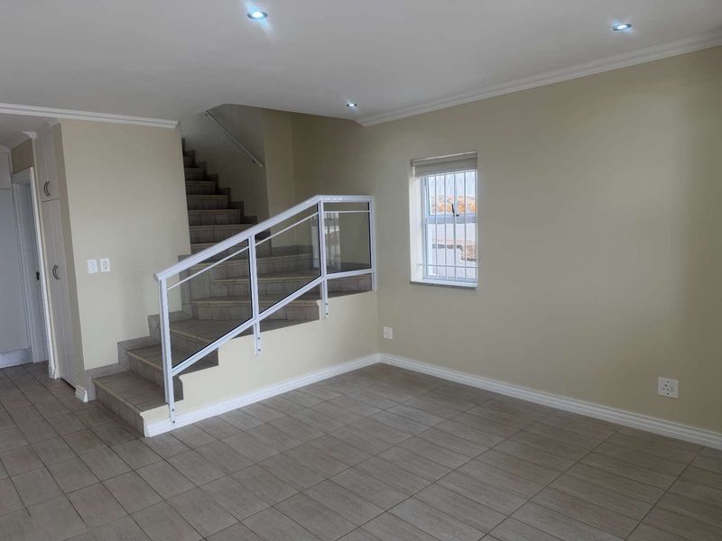 NEWLY RENOVATED DOUBLE STORY HOME IN SIMONS TOWN - Photo 4