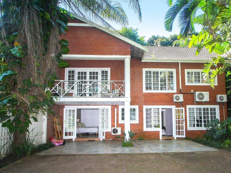 Welcome to this beautiful, well-appointed home offering comfort, style, and easy living. - Photo 1