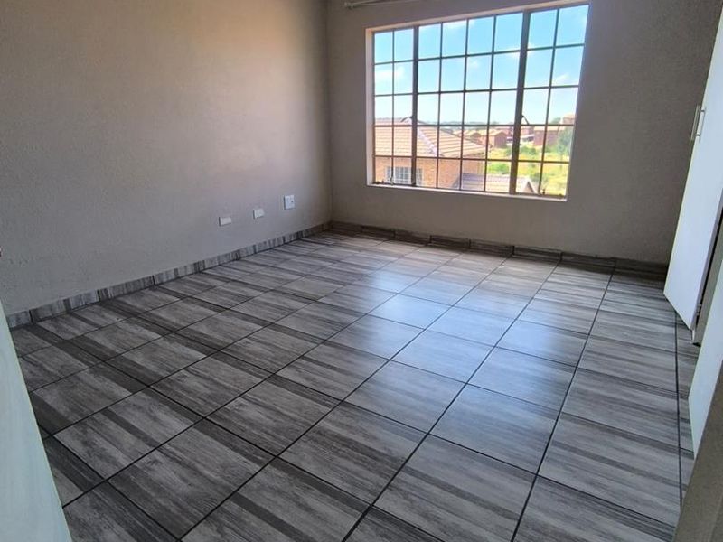 3 Bedroomed double storey cluster for sale. - Photo 7