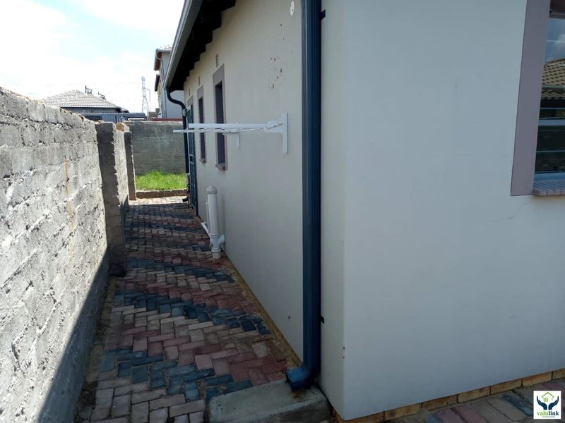 Riverside View R 885 000- 3 Bed Home! - Photo 4