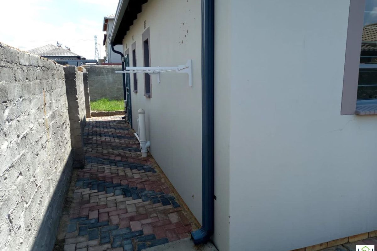 Riverside View R 885 000- 3 Bed Home! - Photo 4