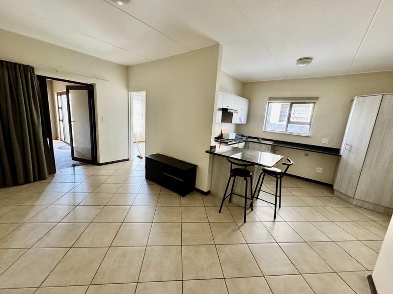 2 Bedroom, 2 Bathroom Ground Floor Apartment – Pet Friendly - Photo 10