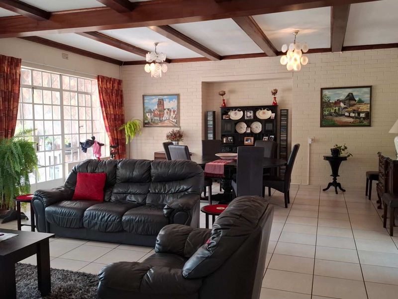 Exceptional Penthouse for the Larger Family - Photo 8