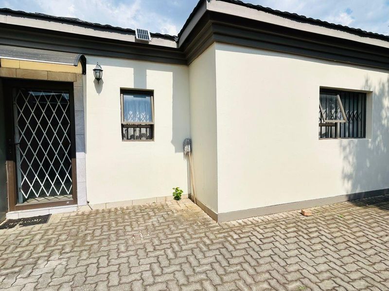 12 bedrooms house for sale in Capital Park - Photo 4