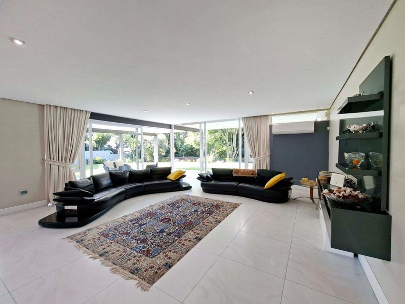 Immaculate and beautifully designed 3 bedroom, 3.5 bathroom home available in Hurlingham. - Photo 8