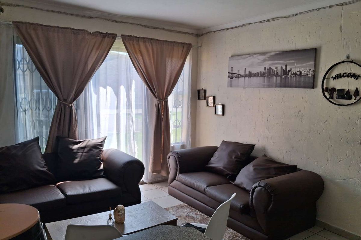 3 Bedroom Flat For Sale in Bonanne - Photo 5