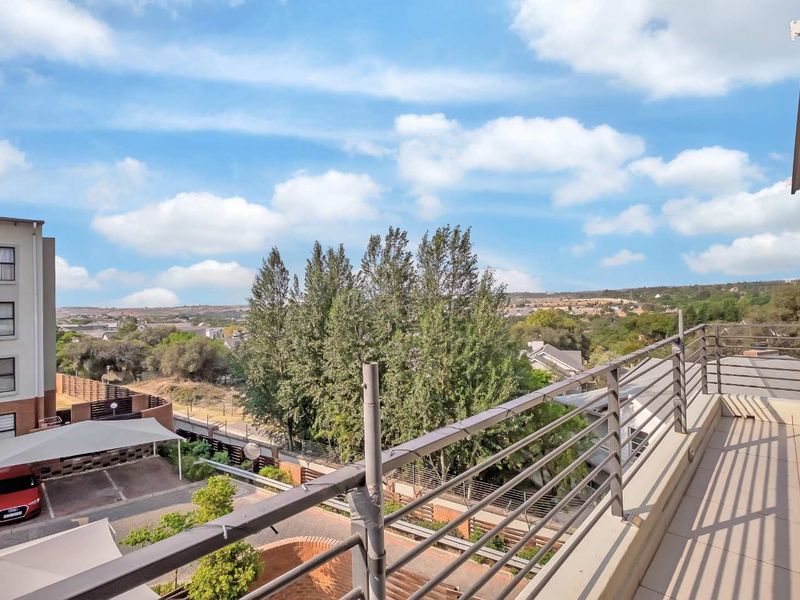 2 BEDROOM APARTMENT FOR SALE IN FOURWAYS - Photo 5