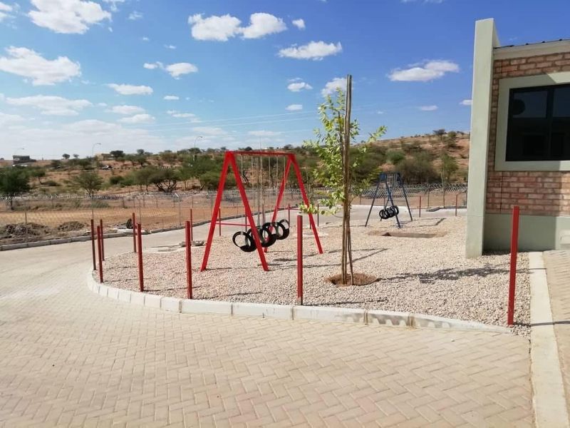 Otjomuise 2 bedroom apartment NEWLY RENOVATED for sale! - Photo 3