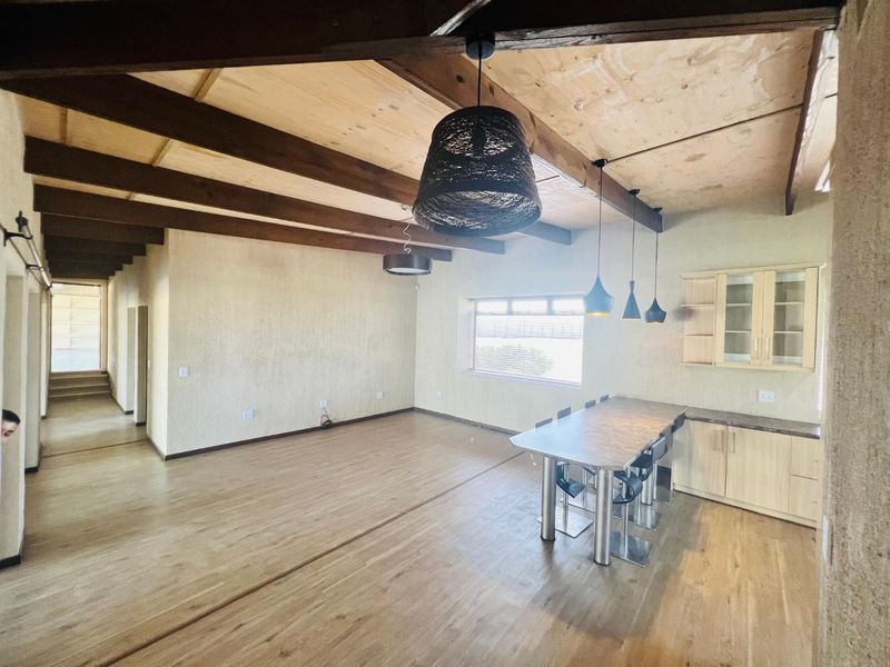 SECURE FAMILY RESIDENCE ON PRIVATE 3.04HA - Photo 10