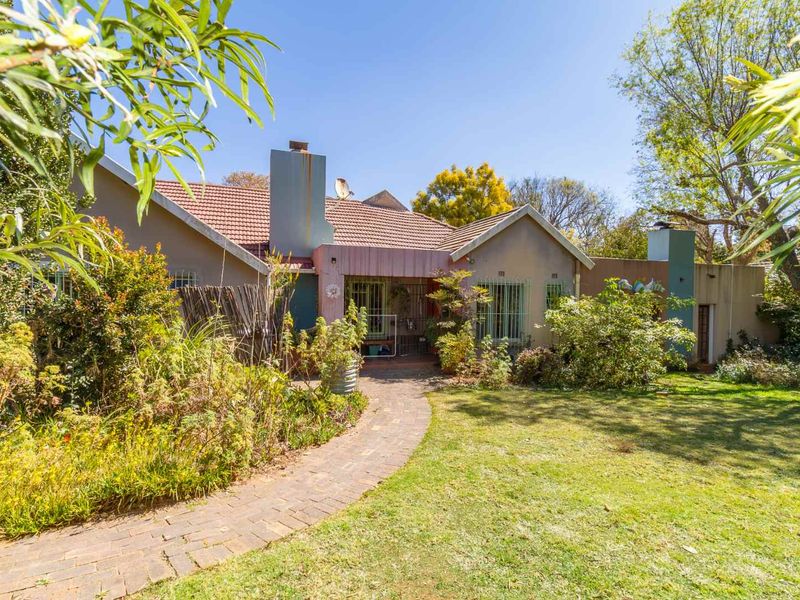 Charming Family Home with Endless Potential in Robindale - Photo 2