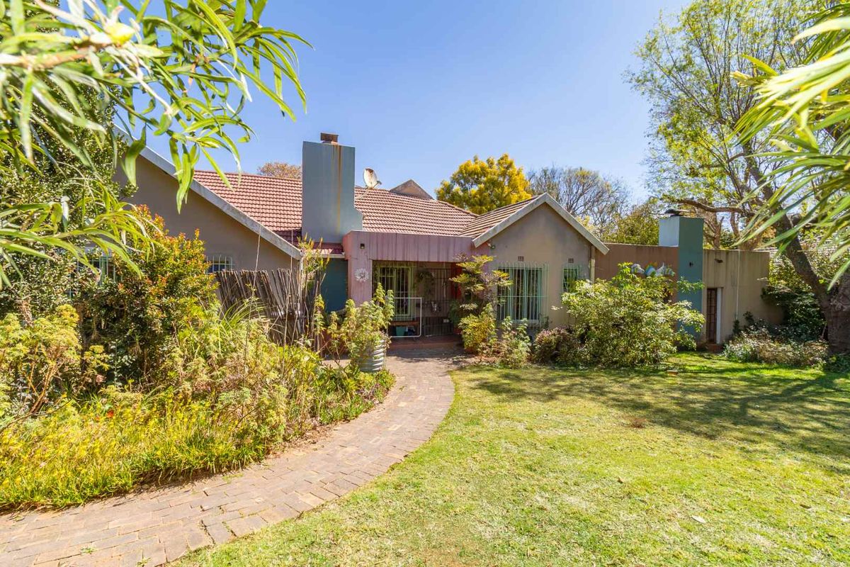 Charming Family Home with Endless Potential in Robindale - Photo 2