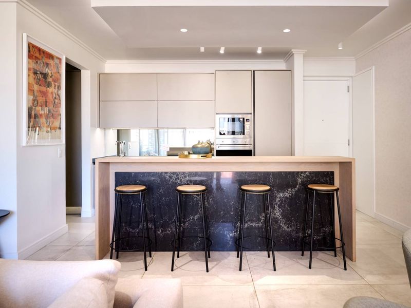 Exquisite Penthouse Oasis - Photo 6