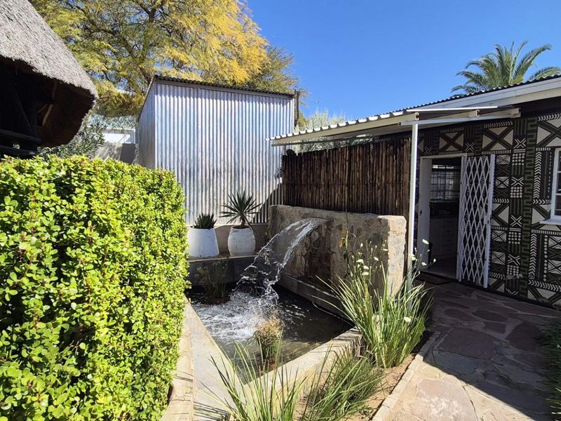 FOR SALE - UNBEATABLE LOCATION & MASSIVE ERF IN WINDHOEK LUXURY HILL! - Photo 2