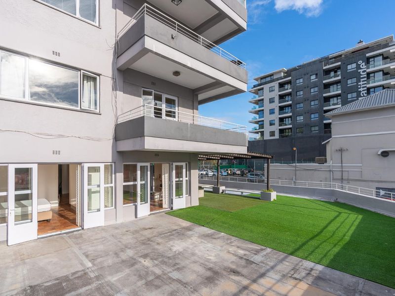 Spacious 2-Bedroom with Wrap-Around Terrace in Prime Location - Photo 5