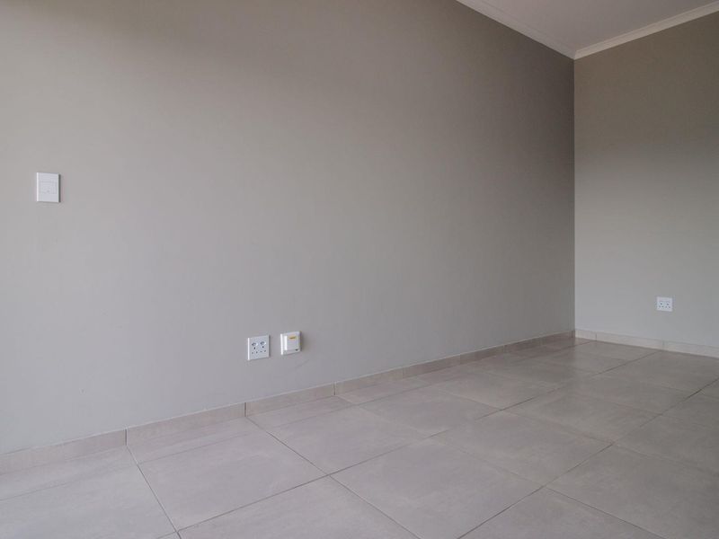 Brand-New 2 Bedroom 1 Bathroom Apartments in a vibrant urban hub - Photo 8