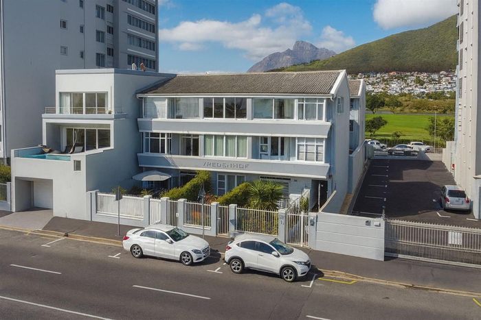 Property #2467309, Apartment For Sale in Mouille Point