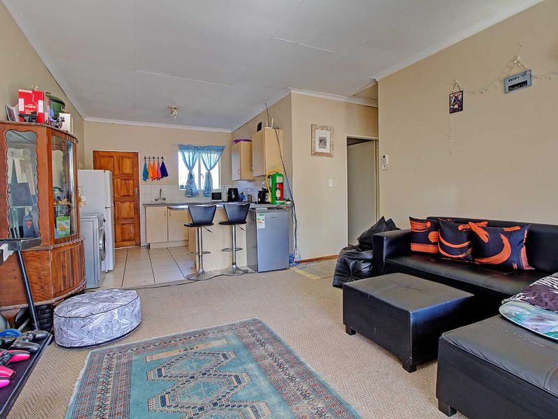 Experience Modern Living in Wilgeheuwel, Roodepoort - Photo 7