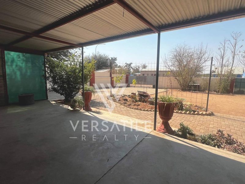 5 Bedroom House for sale in Rehoboth. - Photo 2