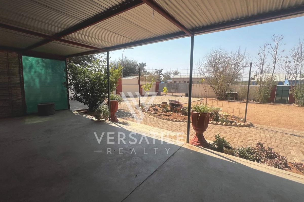 5 Bedroom House for sale in Rehoboth. - Photo 2