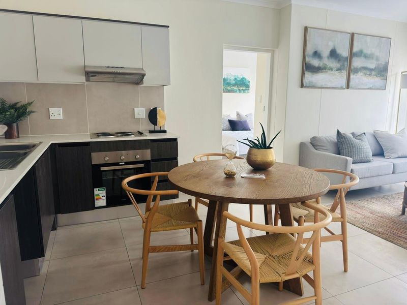 Modern 1 Bedroom for Sale - Photo 2
