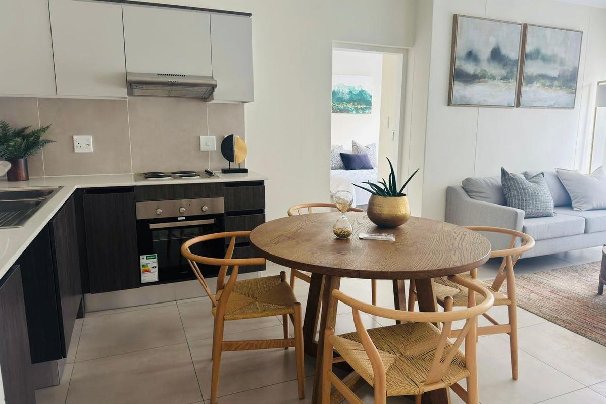 Modern 1 Bedroom for Sale - Photo 2