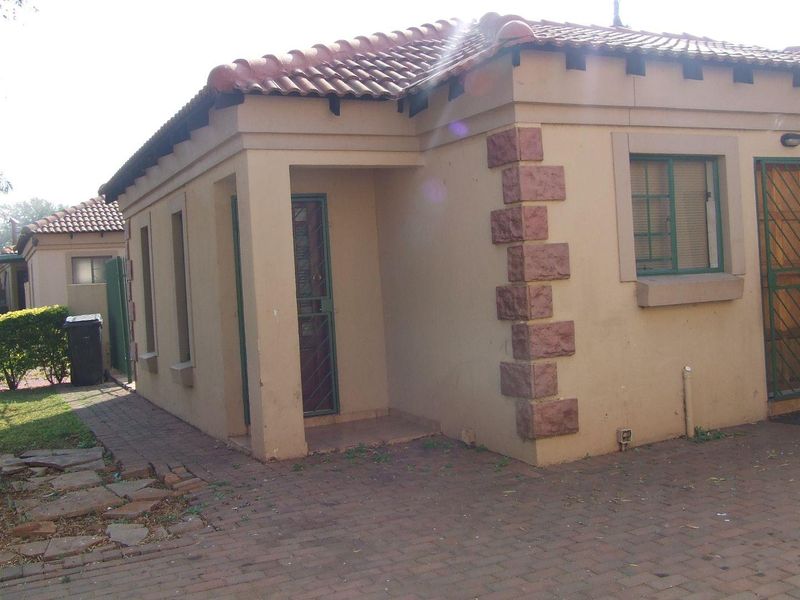FAMILY HOME FOR SALE IN SECURE ESTATE - Photo 3