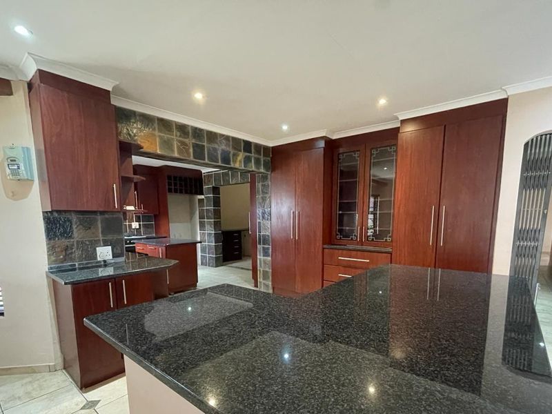 Great family home - Photo 5