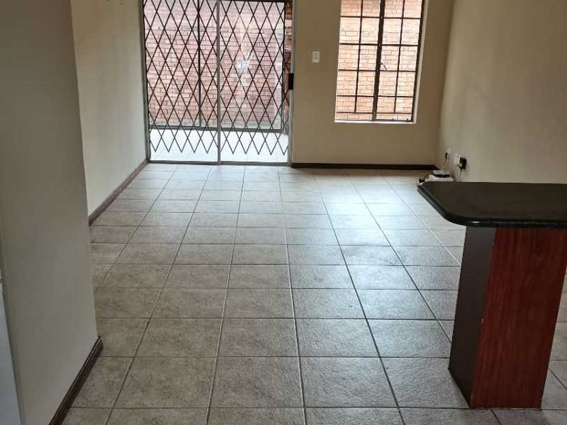 02 Bed Townhouse to rent - Photo 6