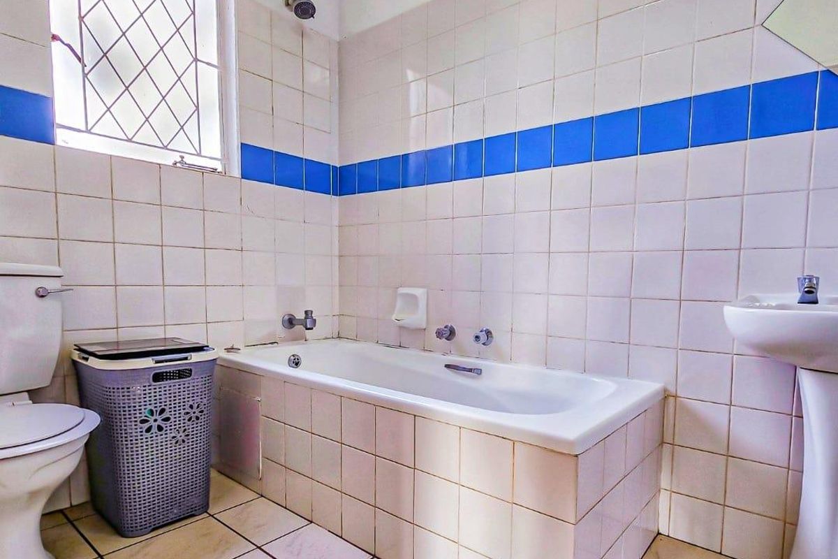 "Your Dream Home Awaits! - Photo 3