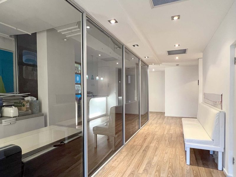 PRESTIGIOUS AAA OFFICE SPACE OVERLOOKING GATEWAY - Photo 9